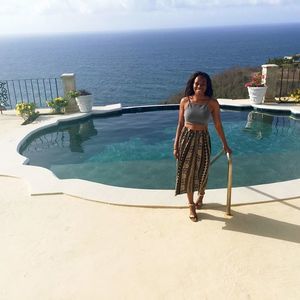 Meet your Posher, Ije